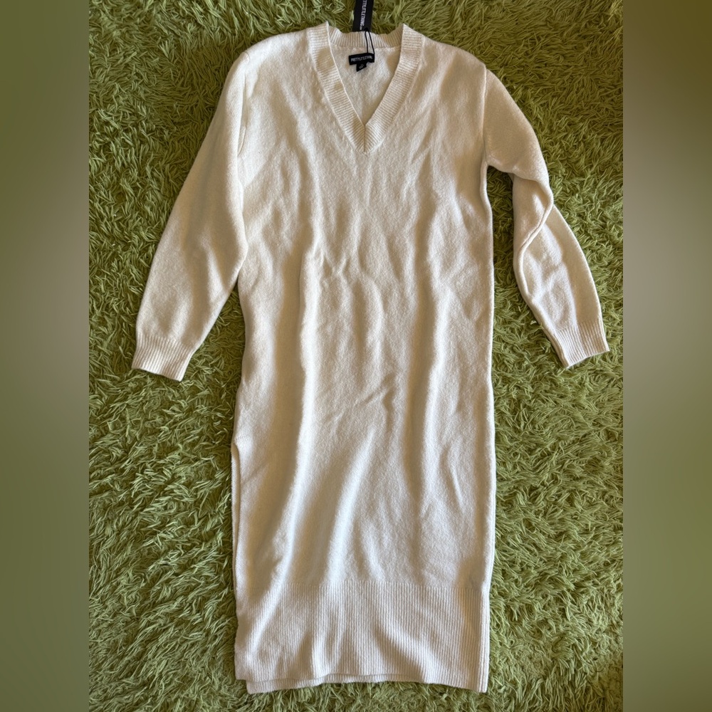 PrettyLittleThing White V-Neck Sweater Dress